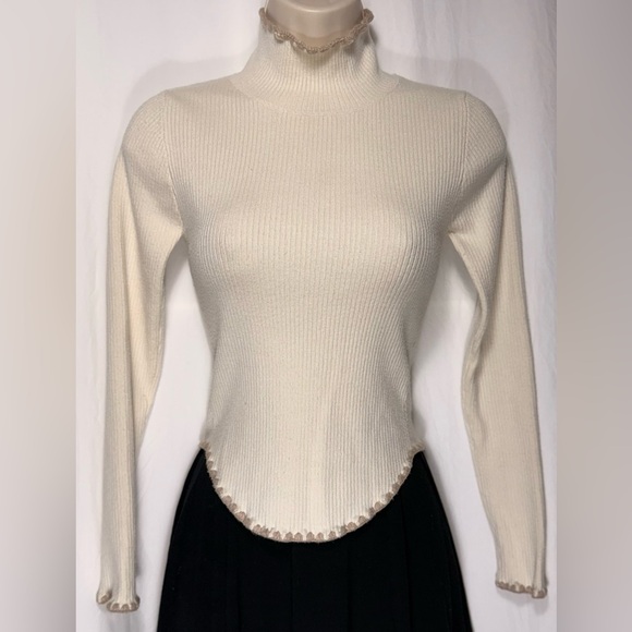 HEARTLOOM Vika Top - Picture 2 of 4